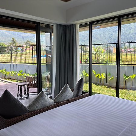 Hotel Santika Garut Extérieur photo