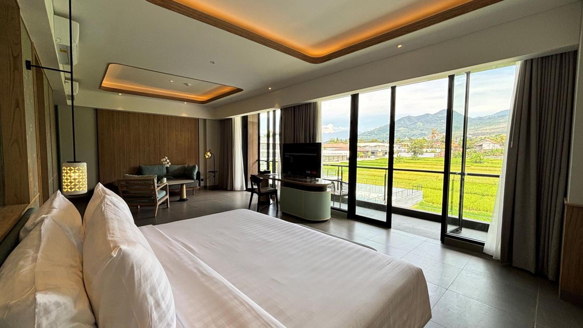 Hotel Santika Garut Extérieur photo