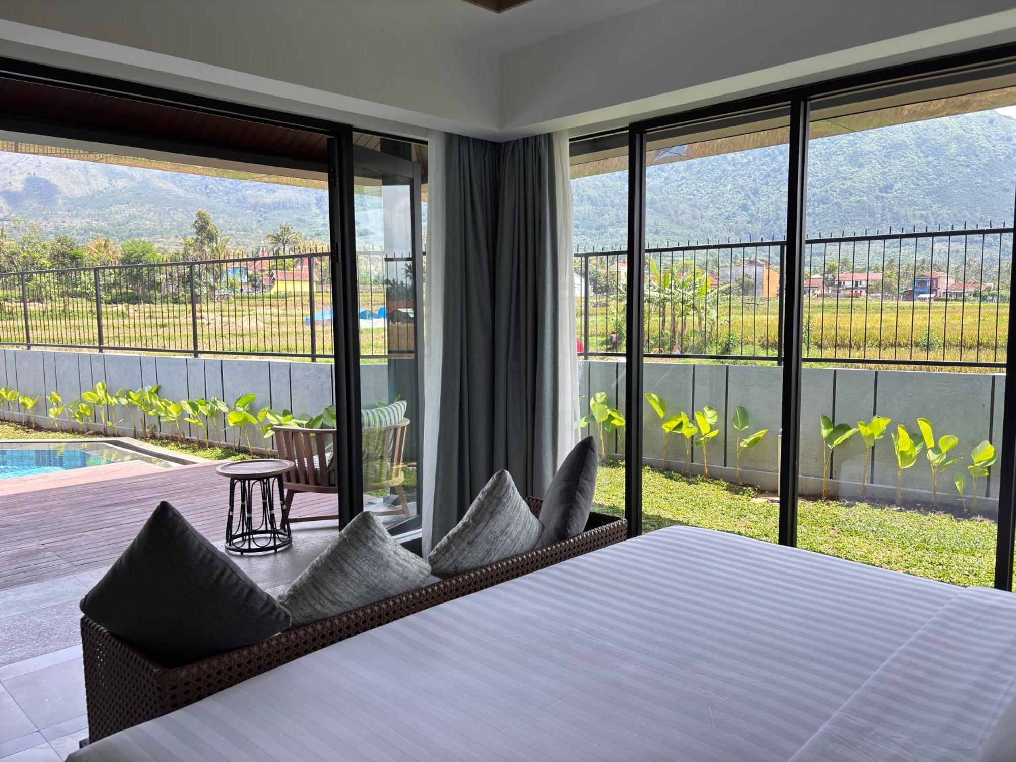 Hotel Santika Garut Extérieur photo