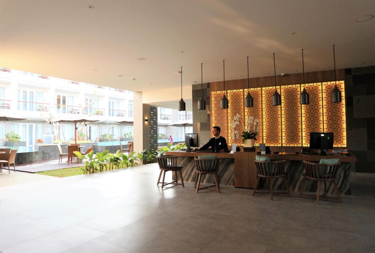 Hotel Santika Garut Extérieur photo
