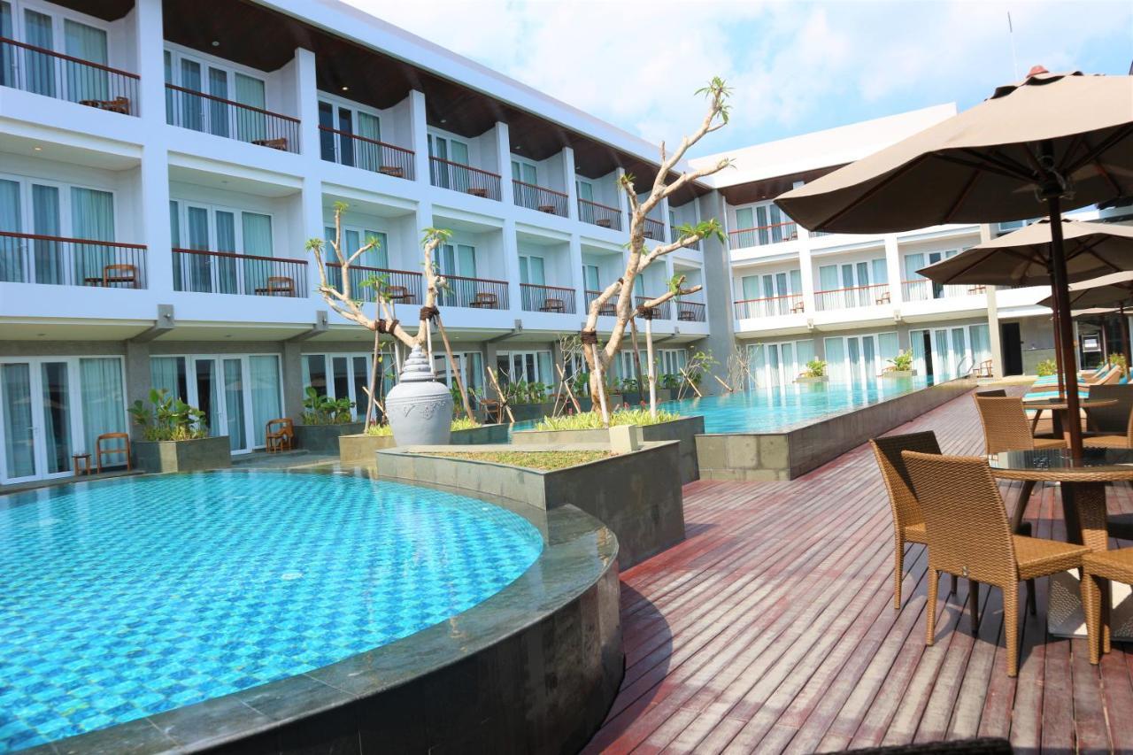 Hotel Santika Garut Extérieur photo